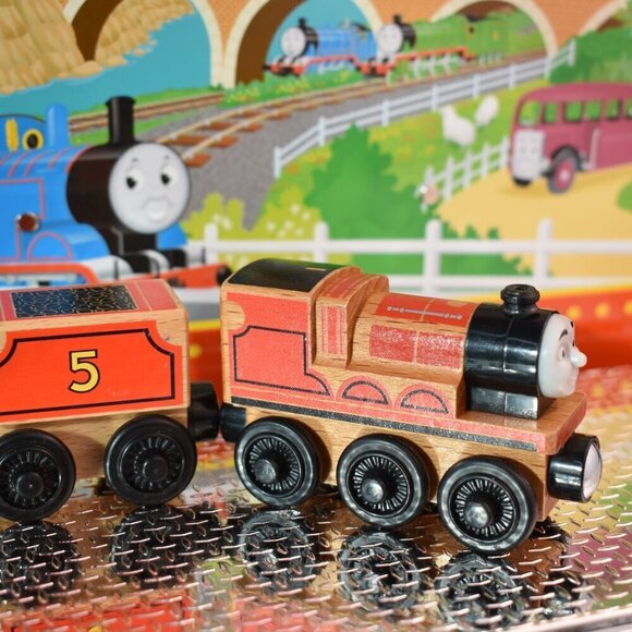 James Real Exposed Wood Thomas the Tank Engine & Friends Wooden Railway Trains - Picture 6 of 12